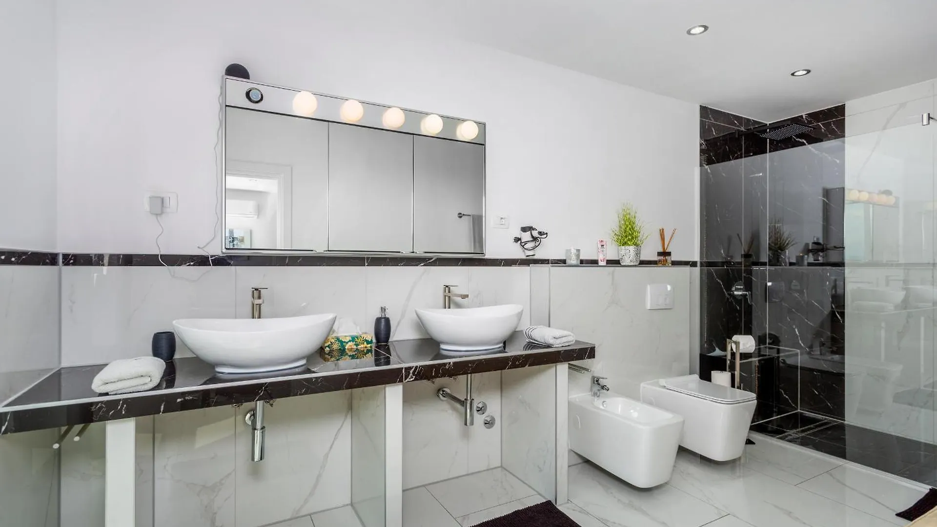 Villa White Pearl Diamond, Opatija Mit Meerblick & Pool Kroatien